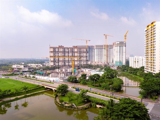 Trellia Cove cất nóc, bổ sung nguồn cung chất lượng cho khu Nam Sài Gòn 3 tòa tháp Trellia Cove với tổng 817 căn đã hoàn thành kết cấu đến tầng 20 và tầng kỹ thuật.