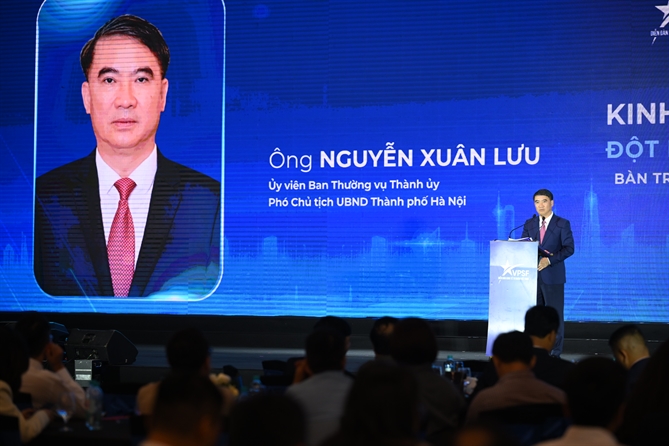 Miền Bắc và bài toán “phép nhân” tăng trưởng Ông Nguyễn Xuân Lưu, Ủy viên Ban Thường vụ Thành ủy, Phó Chủ tịch UBND Thành phố Hà Nội phát biểu tại diễn đàn