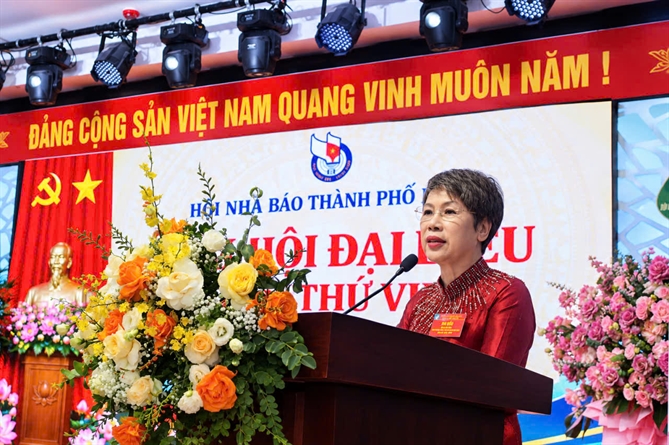 Khai mạc Đại hội Hội Nhà báo thành phố Hà Nội lần thứ VIII Tổng Biên tập Tạp chí Nhịp cầu Đầu tư bà Lê Thị Bích - Ủy viên Ban Thường vụ, Trưởng ban Kiểm tra Hội Nhà báo thành phố Hà Nội khóa VII